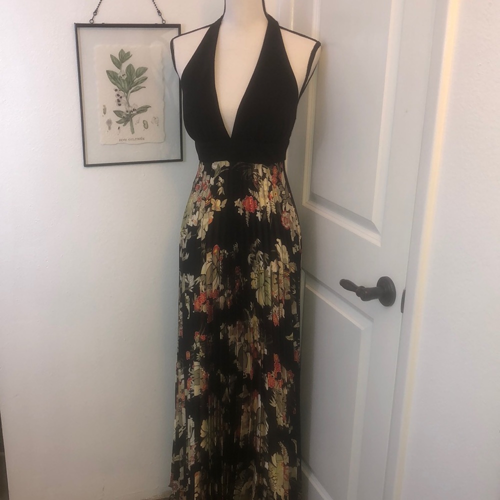 Betsy & Adam by Linda Bernell triangle halter top pleated maxi dress Asi… - Picture 3 of 15
